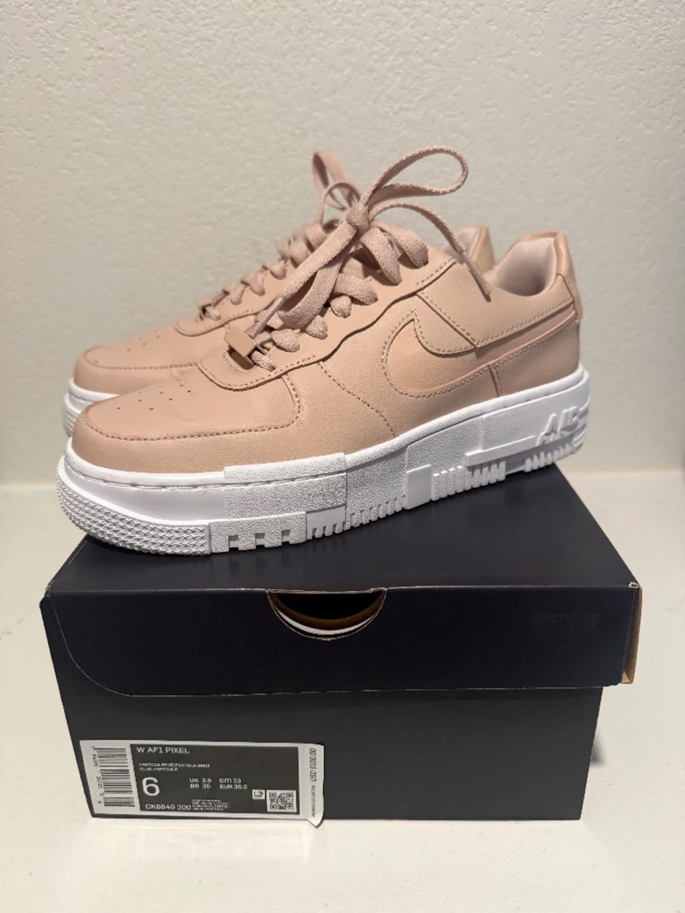 Nike W AF1 Pixel